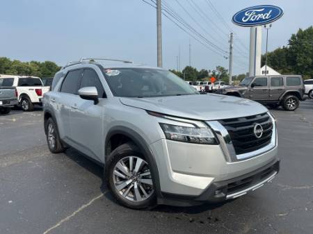 2022 Nissan Pathfinder SL