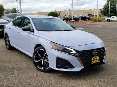 2025 Nissan Altima 2.5 SR