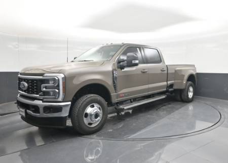2026 Ford Super Duty F-350 DRW LARIAT