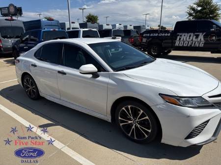 2020 Toyota Camry SE