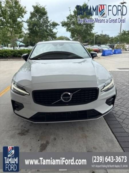 2022 Volvo S60