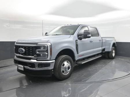 2026 Ford Super Duty F-350 DRW LARIAT