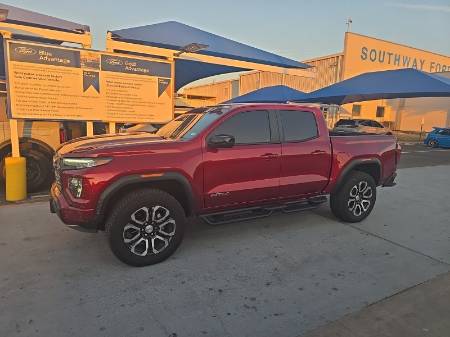 2024 GMC Canyon AT4