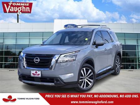 2023 Nissan Pathfinder Platinum