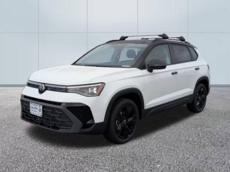 2025 Volkswagen Taos SE Black