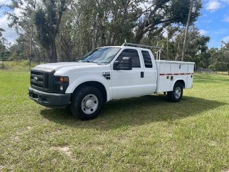 2009 Ford Super Duty F-350 SRW XL