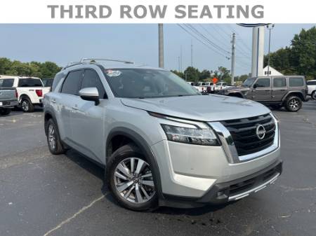 2022 Nissan Pathfinder SL