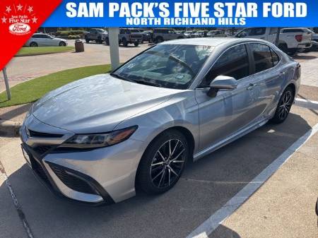 2022 Toyota Camry Hybrid SE