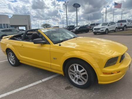 2005 Ford Mustang GT Deluxe