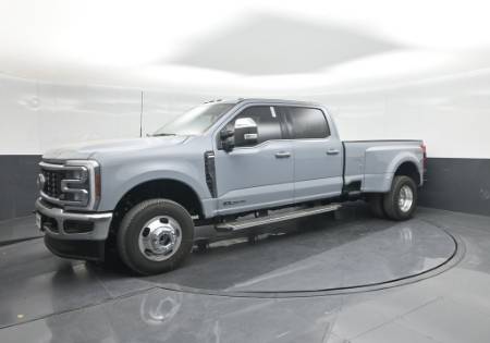 2026 Ford Super Duty F-350 DRW LARIAT