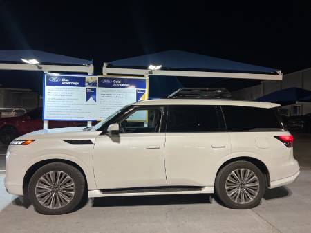 2025 INFINITI QX80 LUXE