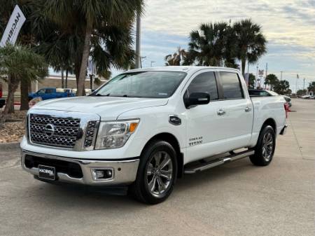 2017 Nissan Titan SV