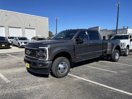 2026 Ford Super Duty F-350 DRW Platinum