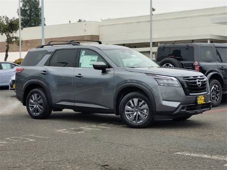 2025 Nissan Pathfinder SV