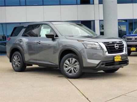 2025 Nissan Pathfinder S
