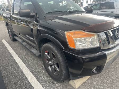 2015 Nissan Titan SV