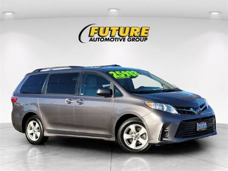 2020 Toyota Sienna LE
