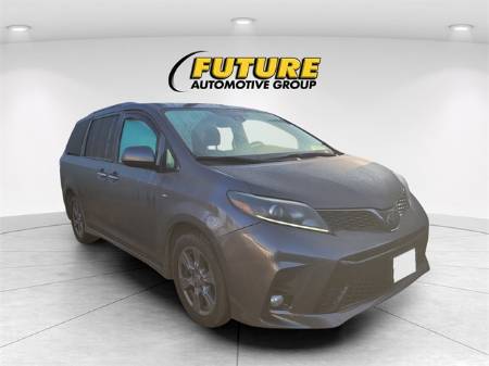 2020 Toyota Sienna SE