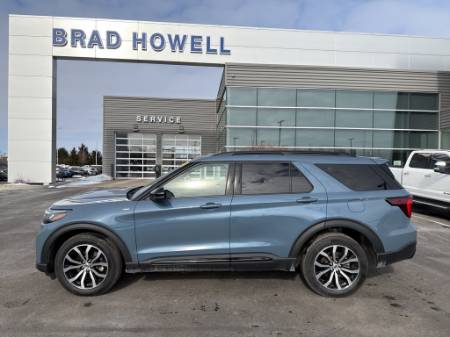 2025 Ford Explorer ST-Line