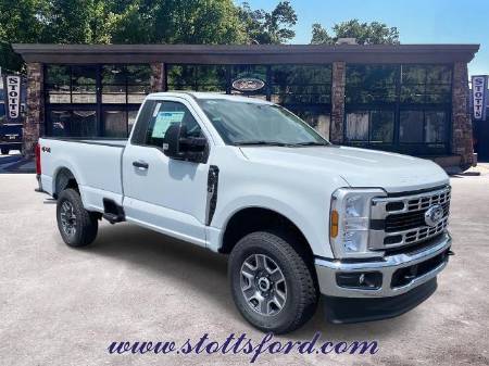 2025 Ford Super Duty F-350 SRW XLT