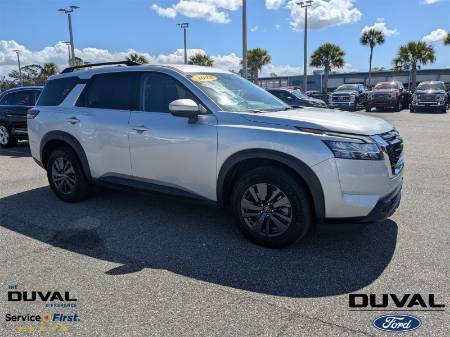 2022 Nissan Pathfinder SV