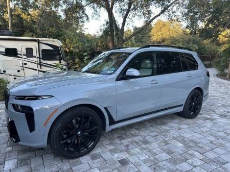 2025 BMW X7 xDrive40i