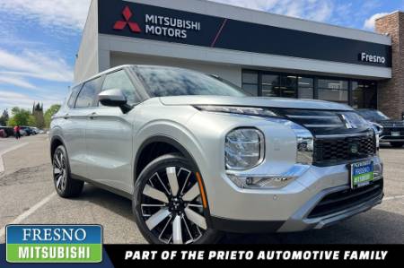 2026 Mitsubishi Outlander SE