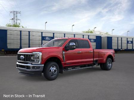 2026 Ford Super Duty F-350 DRW LARIAT