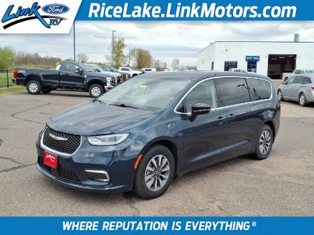 2024 Chrysler Pacifica Plug-In Hybrid Select