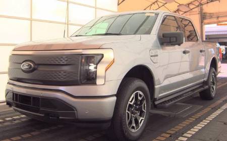 2023 Ford F-150 Lightning XLT