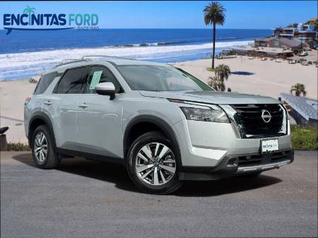 2025 Nissan Pathfinder SL