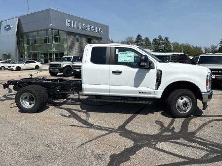 2026 Ford Super Duty F-350 DRW XL
