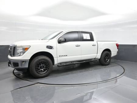 2017 Nissan Titan SV