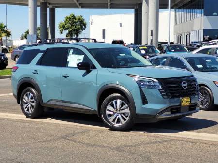 2026 Nissan Pathfinder SL