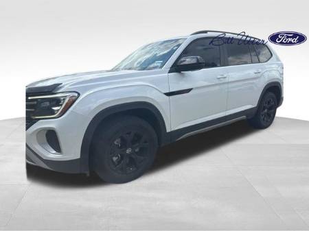 2024 Volkswagen Atlas 2.0T Peak Edition SEL