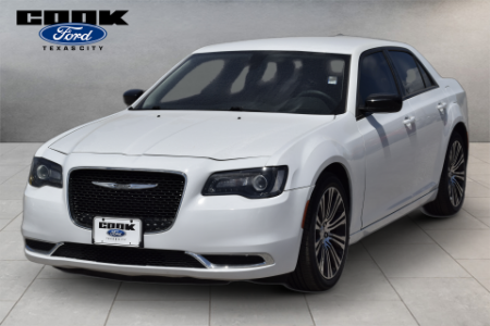 2019 Chrysler 300 Touring