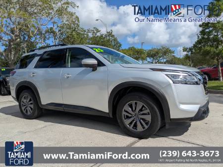 2025 Nissan Pathfinder SV