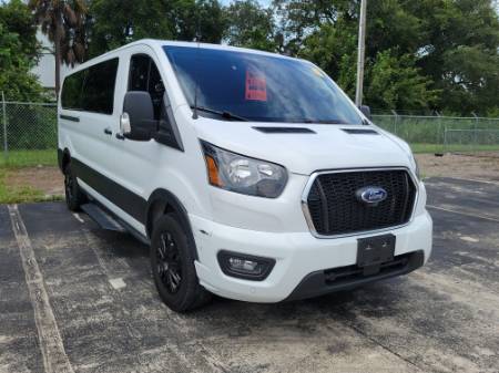 2023 Ford Transit Passenger Wagon XLT