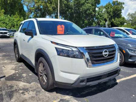 2025 Nissan Pathfinder S