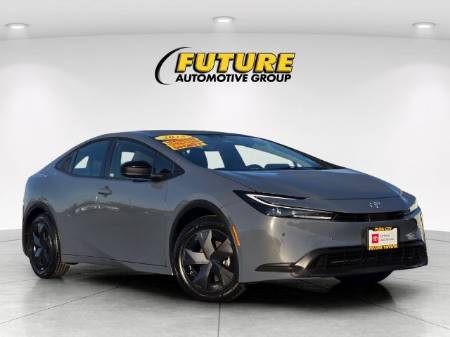 2025 Toyota Prius LE