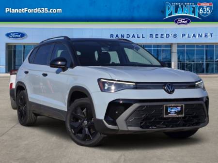 2025 Volkswagen Taos SE Black