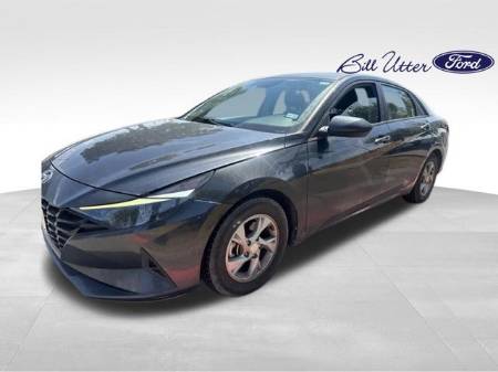 2022 Hyundai Elantra SE