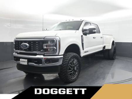 2026 Ford Super Duty F-350 DRW LARIAT