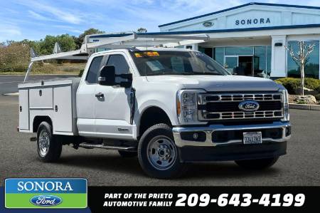 2023 Ford Super Duty F-350 SRW Chassis Cab XL